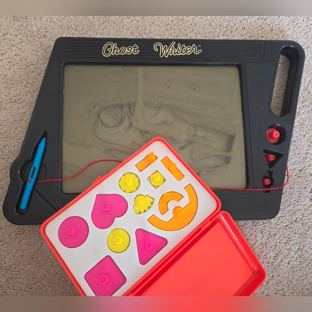 Ghost Writer, Ohio Art, VINTAGE magnetic drawing board